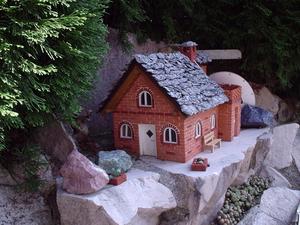 Haus mit Wasserrad